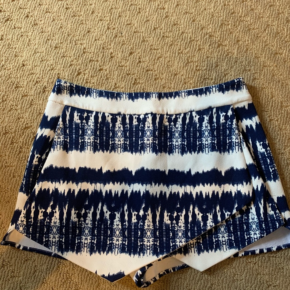 NWOT Aqua tie dye envelope skort